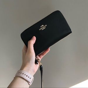 Coach Black Leather Wallet Wristlet With Strap